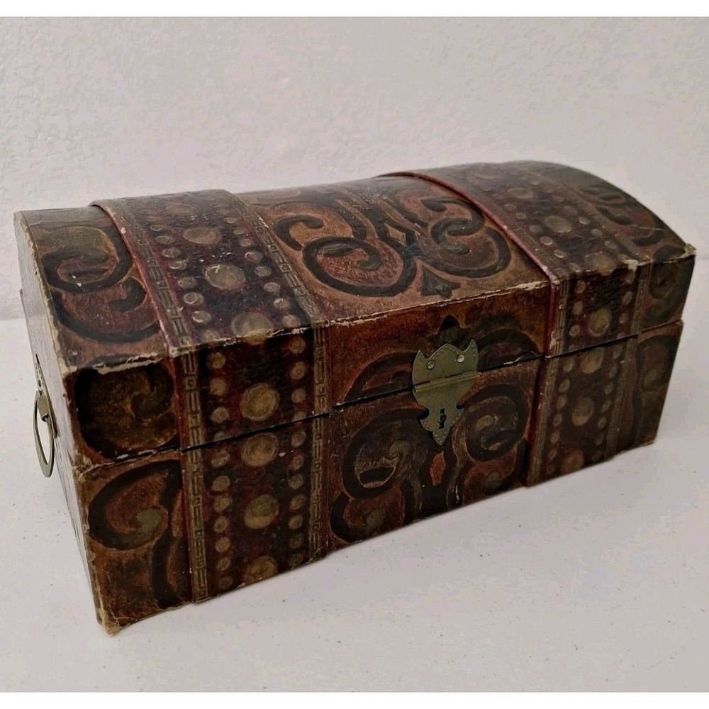 Vintage 1940s Toy Pirate Treasure Chest with Caribbean Map Inside Lid 12.5"
